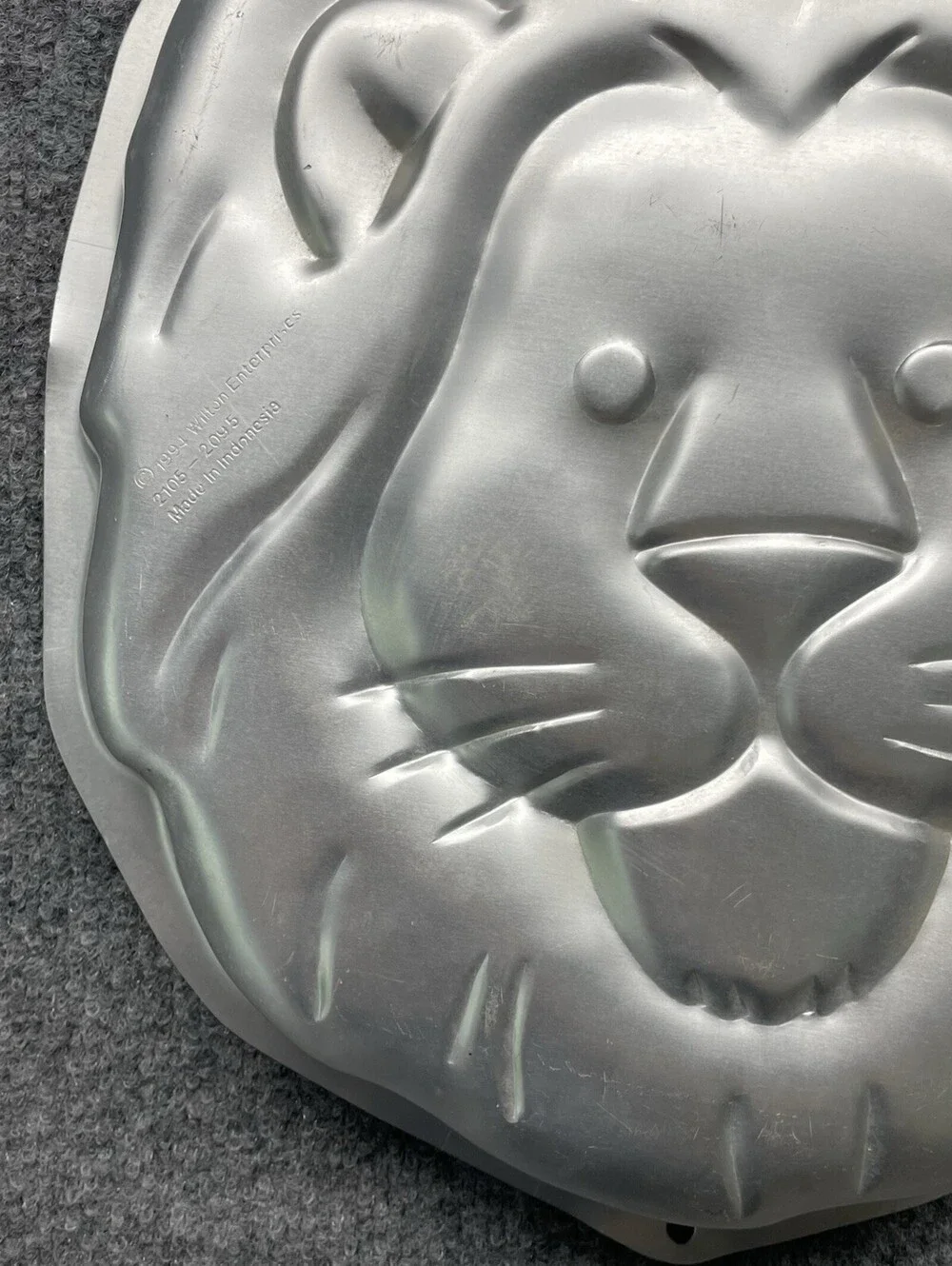 Wilton 1994 Lion Cake Pan Mold 2105-2005 Aluminum Vintage Animal Bakeware